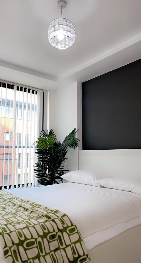 Lovely 2-Bedroom Condo With A Free Parking Birmingham Exterior foto